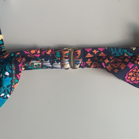 NWOT Design Lab Lord & Taylor Printed Bikini Top - Picture 2 of 4